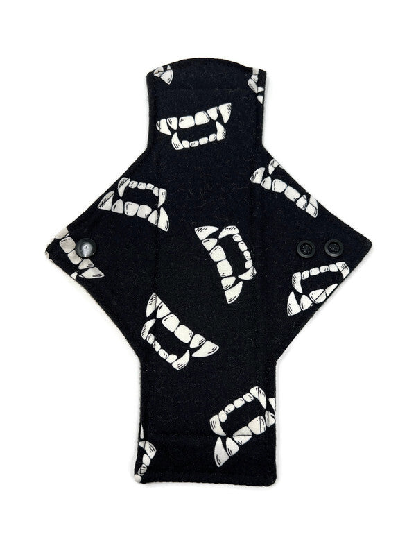 Glow-in-the-dark Fangs Limited Edition Cotton Single Heavy Flow Day Pad